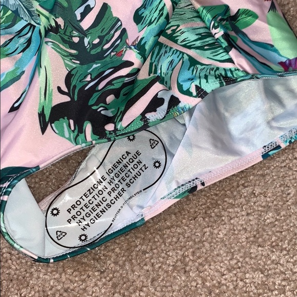 Tropical swimsuit-SOLD - Picture 4 of 7